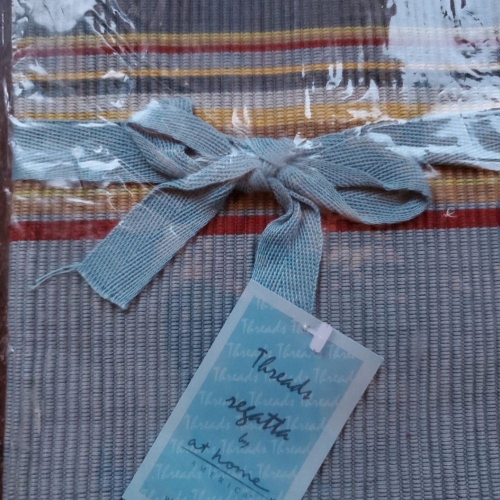 Threads Regatta Table Runner - Picture 3 of 3